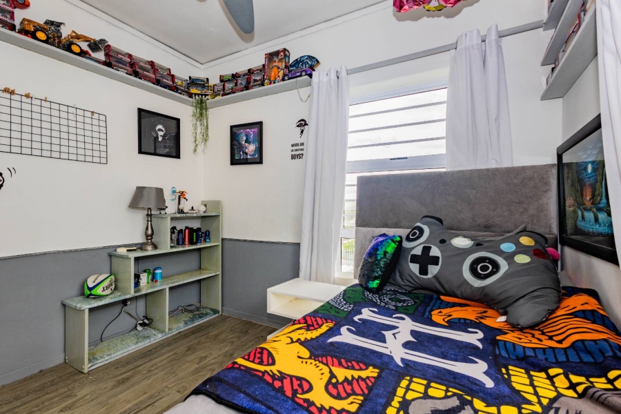 To Let 4 Bedroom Property for Rent in Eversdal Western Cape